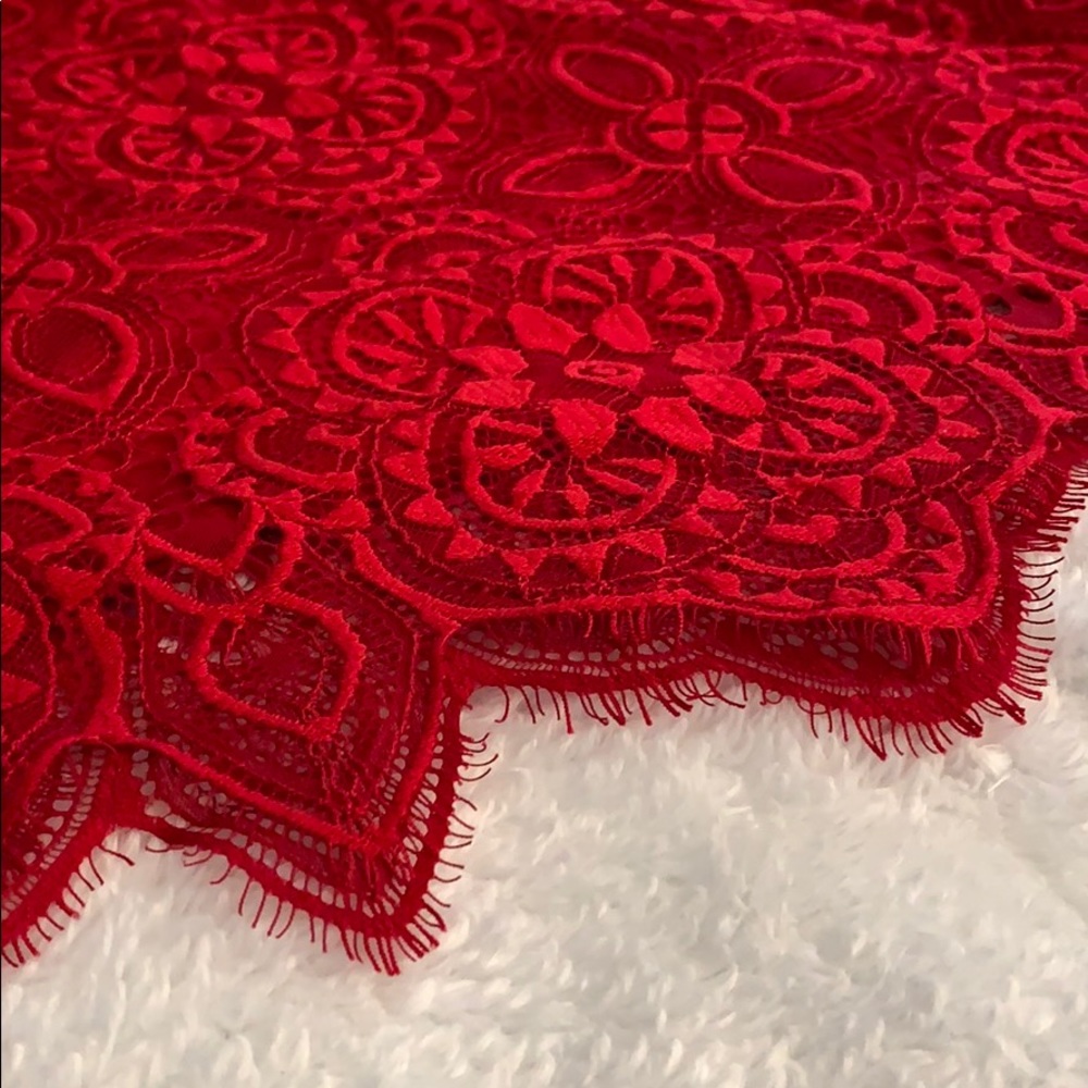 Red Lace Tank - Picture 2 of 4
